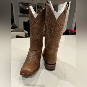 NWT Shyanne Brown Cowgirl Boots from Boot Barn!